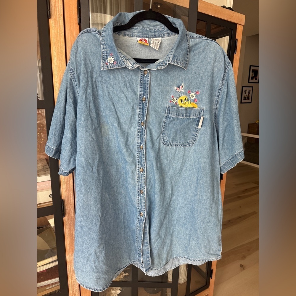 Vintage 90s Tweety Looney Tunes bird Embroidered Denim Shirt plus button down